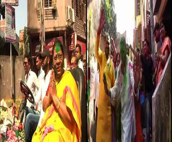 শ্রীরামপুরের চাতরার দোলতলায় মন্দিরে পুজো দিলেন তৃণমূল প্রার্থী কল্যাণ বন্দ্যোপাধ্যায়, প্রচারে আবির খেলায় মাতলেন মালা রায়ও