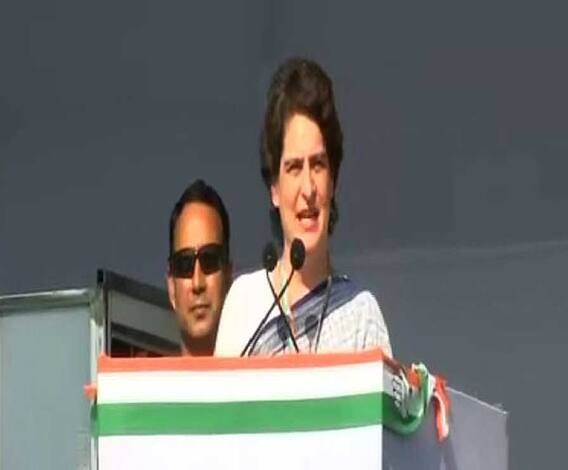 মোদি সরকার তার প্রতিশ্রুতি পালনে ব্যর্থ, গুজরাতে প্রথম জনসভায় আক্রমণ প্রিয়ঙ্কা গাঁধী বঢরার