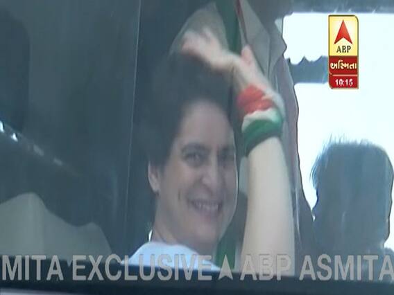 પ્રિયંકા ગાંધી ભાઈ રાહુલ અને માતા સોનિયા સાથે બસમાં બેસીને ગયા ગાંધી આશ્રમ, જુઓ વીડિયો