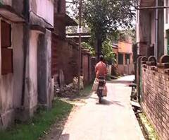 আগরপাড়ায় শ্যুটআউট: ঘোলা থানার এপিসি রোডে ব্যবসায়ীর বাড়ি লক্ষ্য করে দুই তিন রাউন্ড গুলি চালানোর অভিযোগ