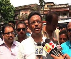 বাম কংগ্রেস জোট জটিলতাকে তীব্র কটাক্ষ পুরমন্ত্রী ফিরহাদ হাকিমের