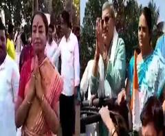 পান্ডুয়ার বৈঁচিতে আদিবাসী সম্প্রদায়ের অনুষ্ঠানে গিয়ে প্রচার হুগলির তৃণমূল প্রার্থী রত্না দে নাগের, চণ্ডীতলায় রোড শো শ্রীরামপুর কেন্দ্রের তৃণমূল প্রার্থী কল্যাণ বন্দ্যোপাধ্যায়ের