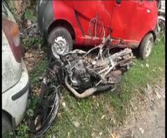বাইকের ধাক্কায় দুটি কুকুরের মৃত্যুতে উত্তপ্ত অশোকনগর