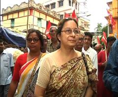 দক্ষিণ কলকাতা লোকসভা কেন্দ্রে বাম প্রার্থী নন্দিনী মুখোপাধ্যায়ের প্রচার শুরু, কসবা থেকে হাতে ফুল নিয়ে শুরু করলেন প্রচার