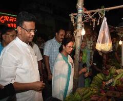 আচমকাই চেতলার সিআইটি বাজারে মুখ্যমন্ত্রী, বাড়ির জন্য কিনলেন আনাজ, সঙ্গে মেয়র ফিরহাদ হাকিম