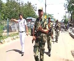 রবিবাসরীয় সকালে কেন্দ্রীয় বাহিনীর রুট মার্চ শহর কলকাতার বিভিন্ন রাস্তায়, দেখে নেব সেই ছবি