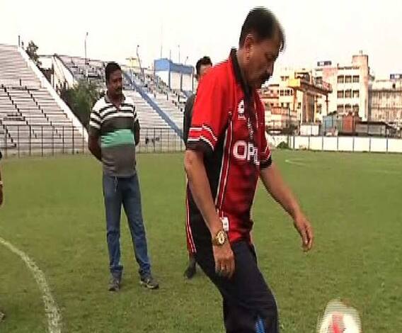 ৭০ বছরের ইতিহাসে আপনিই প্রথম ফুটবলার-সাংসদ, আমাকে দেখে বলেছিলেন মনমোহন সিংহ: প্রসূন