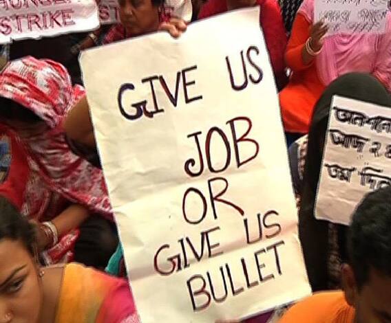 ২৮ দিনে পড়ল এসএসসি চাকরিপ্রার্থীদের অনশন আন্দোলন, স্বচ্ছ মেধাতালিকার দাবিতে অটল আন্দোলনকারীরা