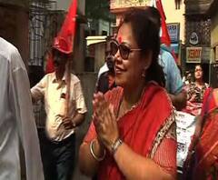 উত্তর কলকাতার কাশীপুর এলাকায় প্রচারে কলকাতা উত্তর কেন্দ্রের সিপিএম প্রার্থী কনীনিকা ঘোষ