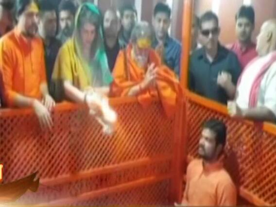 I don't ask anything from god, says Priyanka Gandhi after doing puja at Prayagraj's Hanuman Mandir