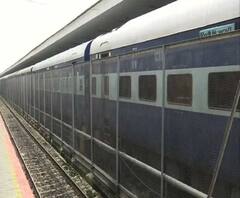 ফের যাত্রা শুরু করল দিল্লি-লাহৌর সমঝোতা এক্সপ্রেস, ১৫০ জন যাত্রী নিয়ে লাহৌর ছাড়ল ট্রেন