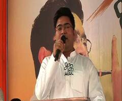 বাঁকুড়ায় সুব্রত মুখোপাধ্যায়ের হয়ে প্রচারে গিয়ে সবাইকে এক হয়ে লড়াইয়ের বার্তা অভিষেক বন্দ্যোপাধ্যায়ের