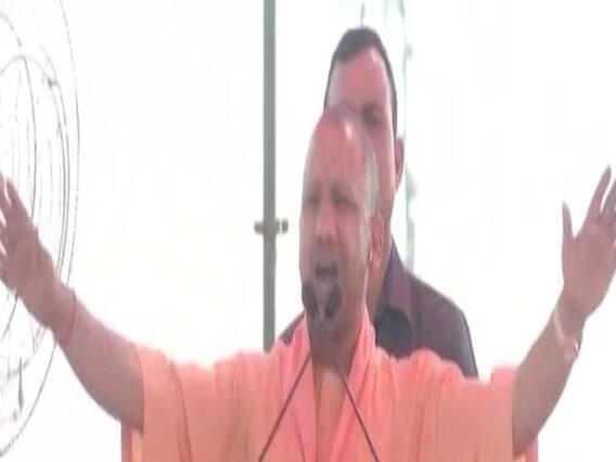 यूपी: प्रियंका गांधी के अयोध्या दौरे पर CM योगी का निशाना, पूछा- रामलला का दर्शन करने क्यों नहीं किया?