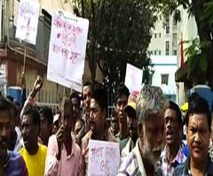 স্থায়ীকরণের দাবি, মজুরি বৃদ্ধি ও আর্থিক দুর্নীতির অভিযোগে উত্তর ২৪ পরগনার দুটি পুরসভায় অস্থায়ী সাফাই কর্মীদের বিক্ষোভ