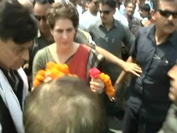 यूपी: चुनाव प्रचार के लिए भगवान राम की नगरी अयोध्या पहुंची प्रियंका गांधी, करेंगी रोड शो 