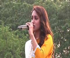 ভাঙড়ে ভোটের প্রচারে যাদবপুরের তৃণমূল কংগ্রেস প্রার্থী মিমি চক্রবর্তী, গাইলেন গান