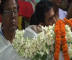 শেষ যাত্রায় বড়মা,ঠাকুরবাড়িতে অসংখ্য ভক্ত সমাগম, রাষ্ট্রীয় মর্যাদায় সম্পন্ন হবে বীণাপাণি দেবীর শেষকৃত্য