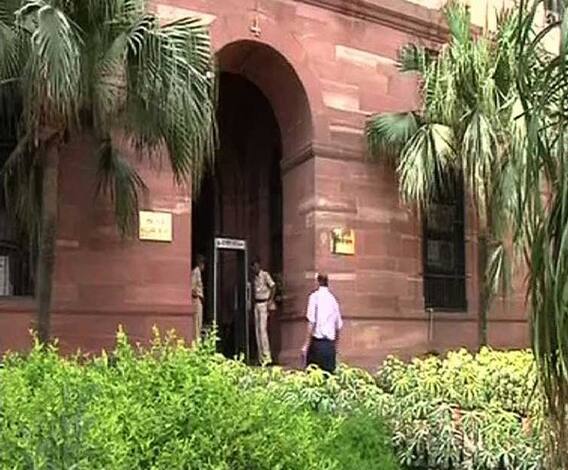 ইসলামাবাদে পৌঁছলেন ভারতের রাষ্ট্রদূত অজয় বাসারিয়া