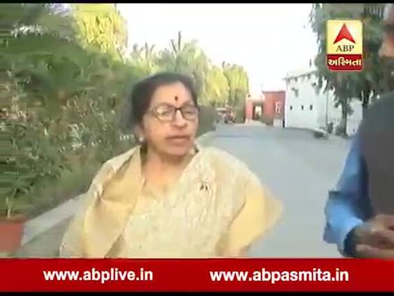 નેતાજીનો મૂડ: પૂર્વ સાંસદ જયાબેન ઠક્કર સાથે નેતાજીનો મૂડ