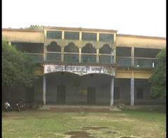 হলের মধ্যে 'গল্পগুজবে' উচ্চমাধ্যমিক পরীক্ষায় বিঘ্ন! শাস্তি ৩ গার্ডের