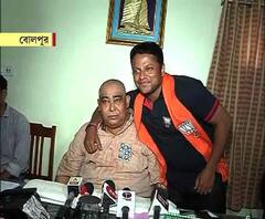 অনুব্রত মন্ডলের সঙ্গে দেখা করলেন অনুপম হাজরা, ‘কাকা’কে প্রণাম ‘ভাইপো’র