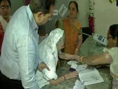 લોકસભા 2019 : PM મોદીના માતા હીરાબાએ કર્યું મતદાન, જુઓ વીડિયો