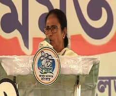 বাংলায় ধর্ম নিয়ে রাজনীতি করার চেষ্টা করছে বিজেপি, তাতে লাভ হবে না, বগুলার সভা থেকে হুঁশিয়ারি মমতার