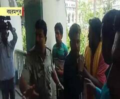 বহরমপুরের কৃষ্ণনাথ কলেজে প্রকাশ্যে ছাপ্পা ভোট, অধীররঞ্জন চৌধুরীর সঙ্গে তৃণমূল নেতৃত্বের বচসা