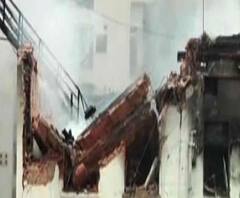 কলকাতায় অগ্নিকাণ্ড, ২ ঘণ্টায় আগুন নিয়ন্ত্রণে আনল দমকলের ৮টি ইঞ্জিন