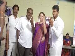 Karnataka: HD Kumaraswamy and his family cast their vote 