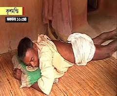 কুশমণ্ডিতে বুথে বিজেপি সমর্থক ভোটারদের ‘ভোটদানে বাধা, মারধর’ তৃণমূলের, দুপক্ষের বচসা