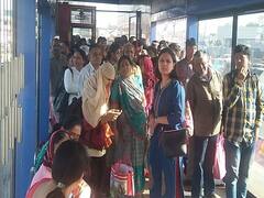 રાજકોટઃ 43 ડિગ્રી ગરમીમાં પણ રાજકોટ BRTS સ્ટૉપ પર પાણીની વ્યવસ્થાનો અભાવ, મુસાફરો પરેશાન, જુઓ વીડિયો