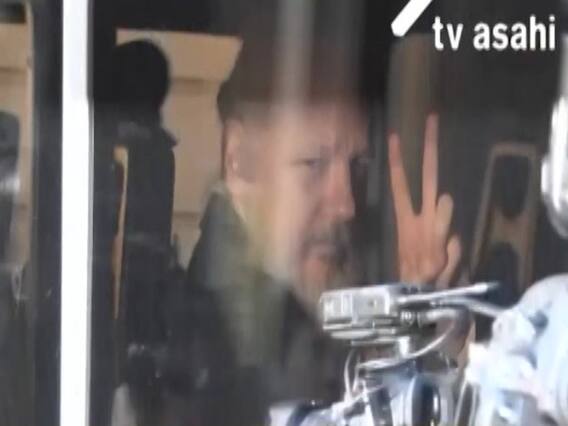 खुफिया दस्तावेज लीक करने वाली वेबसाइट 'विकीलीक्स' के सह संस्थापक जूलियन असांज लंदन में गिरफ्तार 