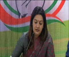 ভোটের মধ্যেই ধাক্কা কংগ্রেসে, দল ছাড়লেন মুখপাত্র প্রিয়ঙ্কা চতুর্বেদী, শিবসেনায় যোগদান নিয়ে জল্পনা