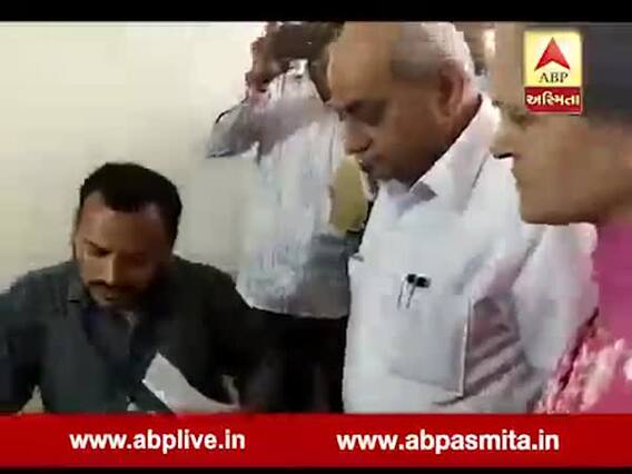 નીતિન પટેલે તેમના પત્નીને કેમ કહ્યું, '.... તું શાંતિ રાખને..', જુઓ વીડિયો