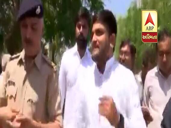 મત આપીને બહાર આવેલા હાર્દિક પટેલને અલગ લઈ જઈને પોલીસે શું કહ્યું? જુઓ વીડિયો