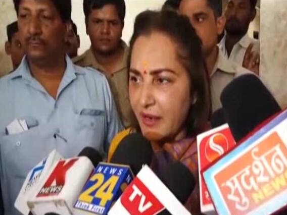 Every women is supporting me except Dimple: Jaya Prada