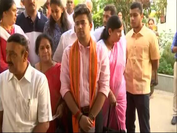 Bangalore South: Tejaswi Surya reaches booth to cast vote