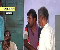 মুর্শিদাবাদের ভগবানগোলায় ভোটারদের একসঙ্গে নিয়ে গিয়ে ভোট দেওয়ানোর অভিযোগ তৃণমূলের বিরুদ্ধে 