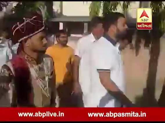 મંત્રી જયેશ રાદડિયાએ કર્યું મતદાન, તેમની સાથે કોણે કર્યું મતદાન? જુઓ વીડિયો