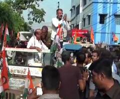 প্রচার মিছিলে শ’য়ে শ’য়ে বাইক, প্রসূন বন্দ্যোপাধ্যায়ের বিরুদ্ধে নির্বাচনী বিধিভঙ্গের অভিযোগ 