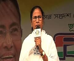 হিটলার বেঁচে থাকলে, লজ্জায় আত্মহত্যা করতেন, রায়গঞ্জের নির্বাচনী সভা থেকে মোদিকে তীব্র কটাক্ষ মমতার
