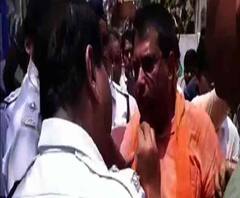 মেটিয়াবুরুজে রোড শো নিয়ে পুলিশের সঙ্গে বিজেপি প্রার্থীর বচসা