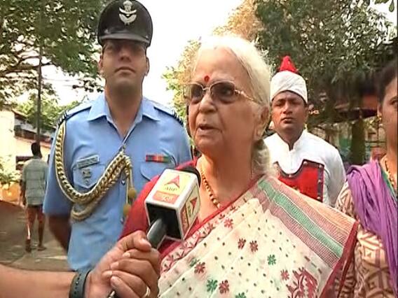 Goa Governor Mridula Sinha defies VVIP culture, casts vote like any other voter