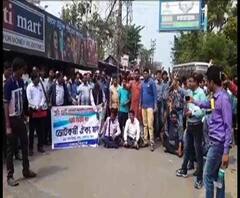 কোচবিহার ও আলিপুরদুয়ার কেন্দ্রের জন্য দুজন পুলিশ পর্যবেক্ষক, কেন্দ্রীয় বাহিনী মোতায়েনের দাবিতে বিক্ষোভ