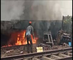 সাঁতরাগাছি রেল ইয়ার্ডে আগুন, মমতা-নিশীথ তরজা, সঙ্গে ২৩ জেলার আরও খবর, এক ঝলকে