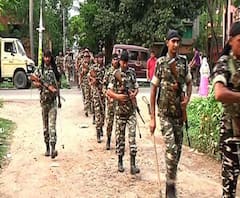 ভোটারদের আস্থা বাড়াতে বীরভূমের গ্রামে গ্রামে কেন্দ্রীয় বাহিনীর রুট মার্চ