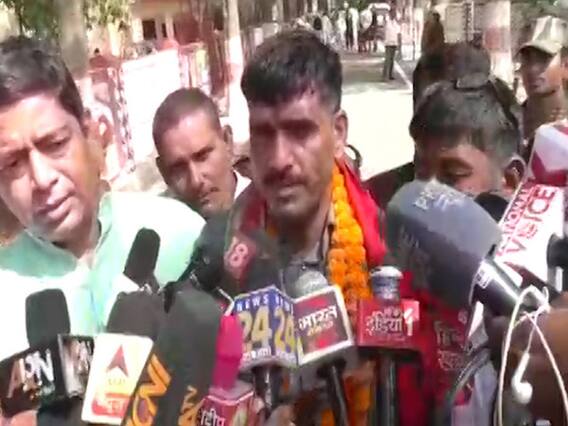 SP declared dismissed BSF constable Tej Bahadur as its candidate from Varanasi