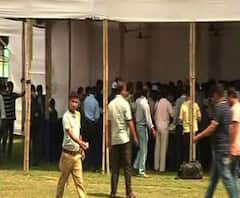 রায়গঞ্জ, জলপাইগুড়ি ও দার্জিলিয়ে ভোটগ্রহণ আগামিকাল, ইভিএম ও জরুরি সরঞ্জাম নিয়ে বুথের উদ্দেশ্যে রওনা দিতে শুরু করেছেন ভোটকর্মীরা
