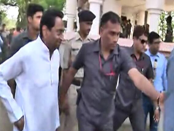 वोट डालने से पहले मध्य प्रदेश के सीएम कमलनाथ ने की पूजा-अर्चना